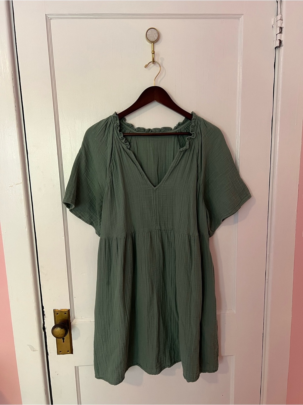 Women's Large Sage Green V-Neck Short Sleeve Dress